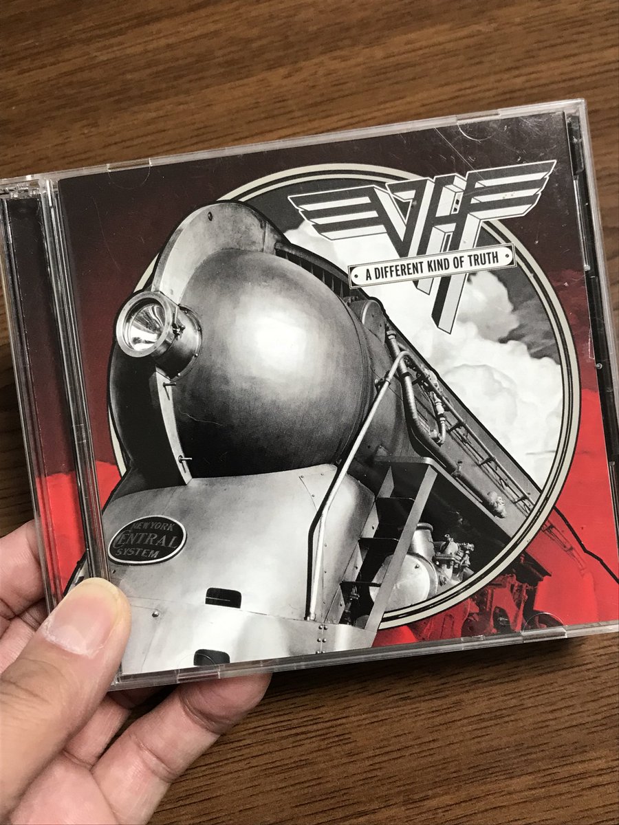 captain_kmatu's tweet photo. おはようございます。

昨日に続き、今日明日と本部事務所引っ越し手伝いのはずが、予定より荷物運びが捗って、今日明日は手伝わなくて良いってことに😭

サボれねぇー🤣

そんな失意の今朝は
VHでいってきまーす🚗💨

#VanHalen #ADifferentKindOfTruth https://t.co/xxWzpr8WWB
