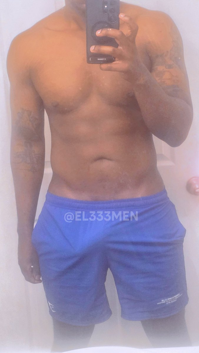El333MEN's tweet photo. Been a while since ive posted just been working hard in the gym. All those workouts gets me so horny 😫 

#bigdick #goon #jerk #horny #gym https://t.co/M8C9JyDQ97