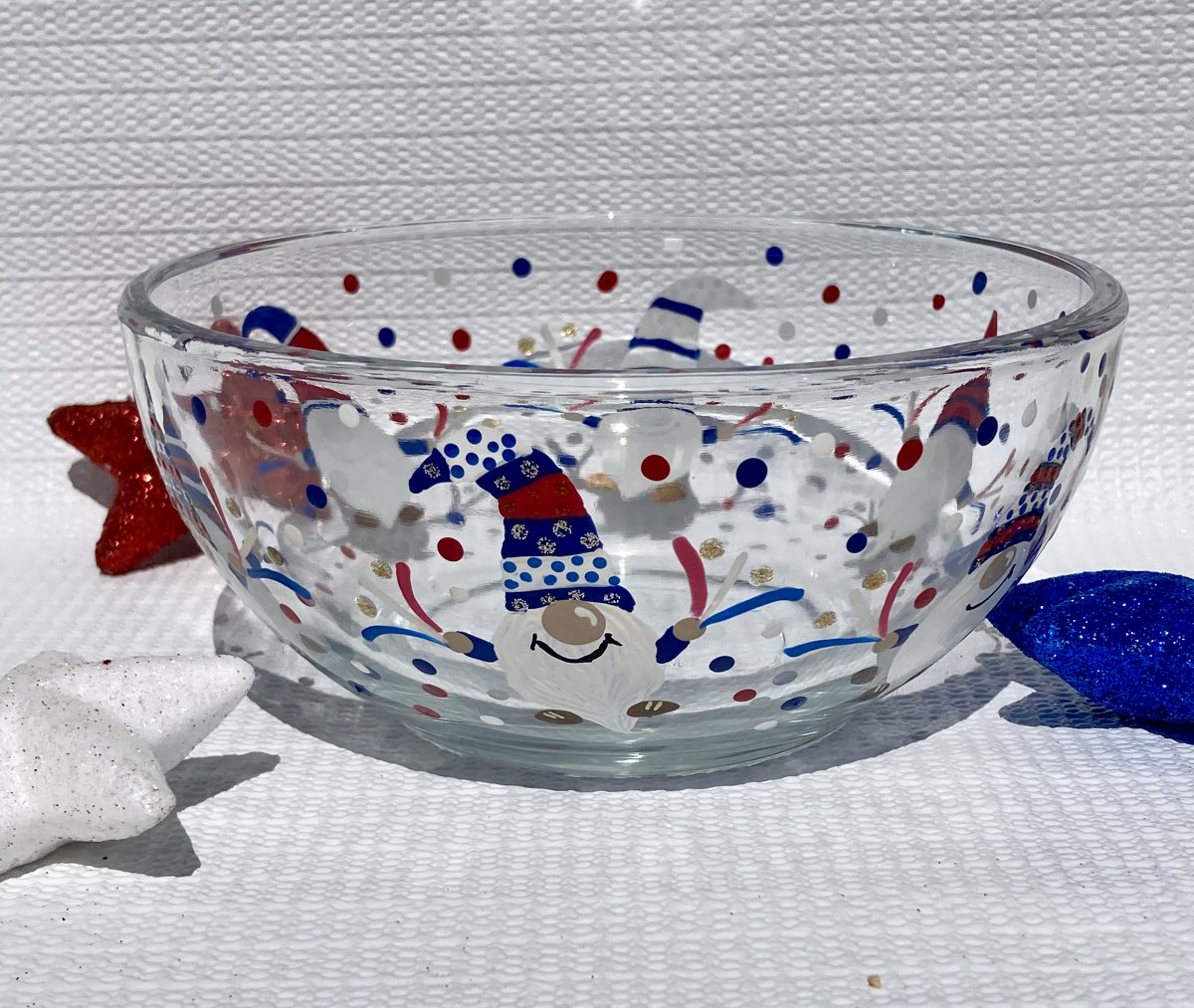 LPaintitpretty's tweet image. Red, white and blue! etsy.com/listing/447609… #candydish #gnomes #redwhiteandblue #SMILEtt23 #etsyshop #shopsmall #craftbizparty #ShamelessSelfpromoWednesday