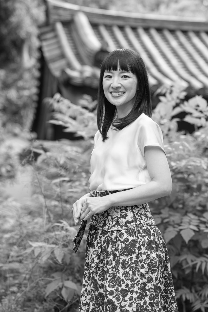 Cdestais's tweet photo. Marie Kondo qui termine sa tournée Française sera demain matin @tf1 bonjour son nouveau livre 📕 paraît demain @editionsfirst @Editis_officiel https://t.co/EF0Tpe7zEr