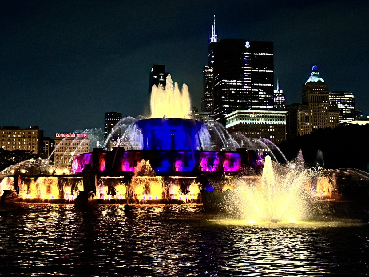 mandyhawk19 tweet media