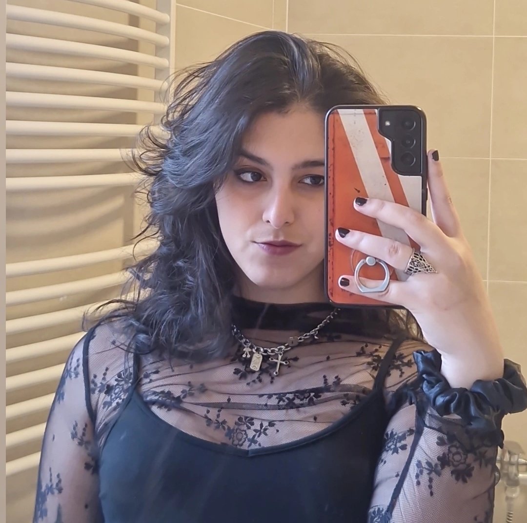 Maia 🦇 tweet media