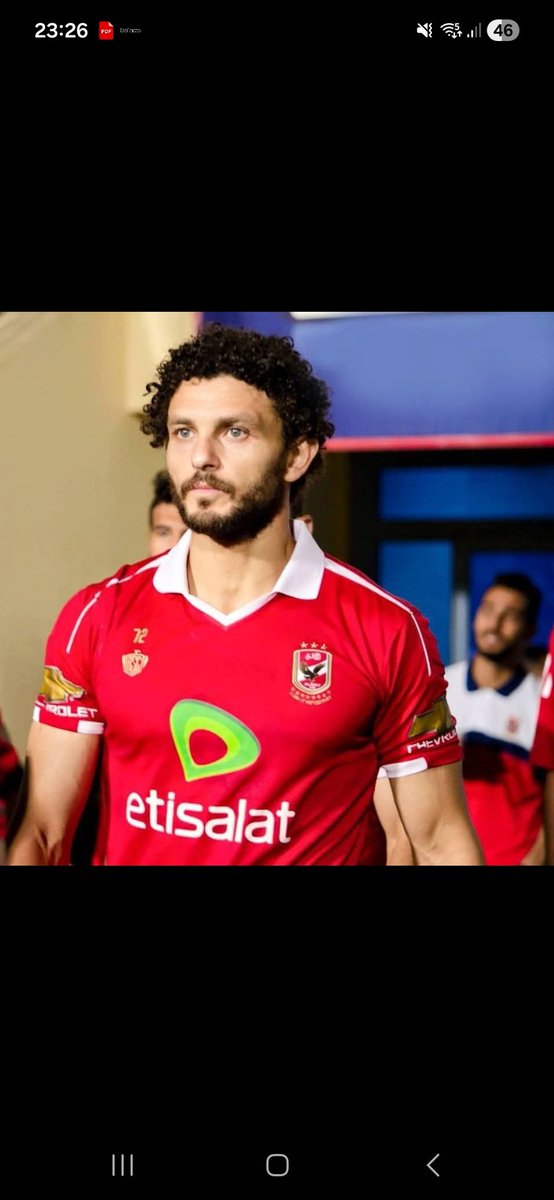 mnabil100's tweet photo. في كلام انا عاوز اقوله لكن لو قولته هفتح علي نفسي نار 😃

يبقي اكيد هقوله واهلا بالاختلاف الراقي😃 👌

الكلام اللي هقوله ده في ناس كتير مش هيعجبها لكن والله في ناس كتير عاوزة تقوله ومش هتعرف ومش هتملك الشجاعة 👌

بصوا وناقشوني

للصالح العام من واحد بشكل كامل داعم لاسطورة اساطير الاهلي بيبو وداعم  للاستقرار الاداري وناقد للاصلاح وليس لقلة الادب او الغوغائية في التقييم 👌

علينا عدم الاقصاء التام للكفاءات اللي ��خطأت من قبل في حق الاهلي او شخصيات تم اقالتها وسط ضباب وعدم وضوح اسباب او ان الجو العام غير مهيئ لوجودهم،او لبعض الحملات اللي معمولة ضدهم او حتي عضب جماهيري مبرر👌

اه زي ما بقولك كدا 

علينا اننا منذودش الحاقدين من ولادنا اللي ممكن جدا احتويهم ،خاصة لو في عندهم كفاءة ملحوظة وحتي لو بينهم وبين بعض مشاكل او ضغائن او غيره اقدر استفيد بيهم في إدارات متعارضة👌

هكون واضح واضرب أمثلة 👌

حسام غالي أخطأ الرجل في حق نفسه وحق زملاء الادارة وحق الاسطورة ونال ما يستحق ولكن هل معني ده دبحه بالعكس لازم استفيد منه في الإدارة الكروية 

الاسم التاني اللي هيكون عليه اكبر اختلاف محمد فضل اللي بيتهم انه ضد الاهلي في حين ان الرجل من اكفأ الرجال بل اني بزعم ان فضل هو اكتر حد يقدر يقوم بدور المدير الرياضي وبكفاءة منقطعة النظير 

هيثم عرابي رجل كفأ بكل تأكيد ومع الامكانيات اللي في الاهلي يقدر يفيد جدا في الجزء الخاص بالانتدابات سواء الداخلية او الخارجية او كلاهما👌

حسام البدري أخطأ الرجل في تقدير الموقف بس زيه زي كتير بالمناسبة ودخلوا وسطنا عادي واعتذر في اكتر من لقاء وهو ��صلح واحد يمسك الاهلي ومعندوش اي مشكلة يسيب اي حاجة ويرجع للاهلي وعلي الاقل هيصالح جمهوره العظيم👌

محمد شوقي كادر لازم استفيد بيه جدا 

ضياء السيد كادر لازم استفيد بيه جدا ربما في القطاع اللي هو ربما يكون اهم حاحة في العصر القادم 

وائل جمعة ربما اصبح الوقت المناسب للاستفادة من خبراته وتكوينه في الجزء الخاص بمدير الكورة 

وليد صلاح الدين دماغ كورة معتبرة ممكن بطبيعته ميكونش مناسب للجيل الحالي كمدير كورة لكن والله يقدر يكون مستريح عضو لجنة كورة 👌

صدقوني كل يوم نخسر كفاءة بسبب او بأخر وعلينا وعلي الكبير ومن يدير الكرة حاليا تهيئة الأجواء وتنقيتها 👌

مش ��هل تخلق كفاءة فياريت  متبقاش القيم سلاح يرهبنا نستخدم العقل في التقييم والاعتماد علي عدم اغضاب السوشيال ميديا 👌

بالمناسبة احنا لما بنحب نكيف اي وضع صعب بنكيفه عادي وبنحط اوقات اسباب مشكلة منطقية وبنقنع نفسنا بيها و��ه علي فكرة عاجيني جدا عشان دي طبيعة عصر اللي تكسب بيه العب بيه 👌

لو  عجبتك التويتة وحابب تتناقش  بهدوء فياريت شير عشان توصل لأكبر عدد من الناس وشكرا 👌