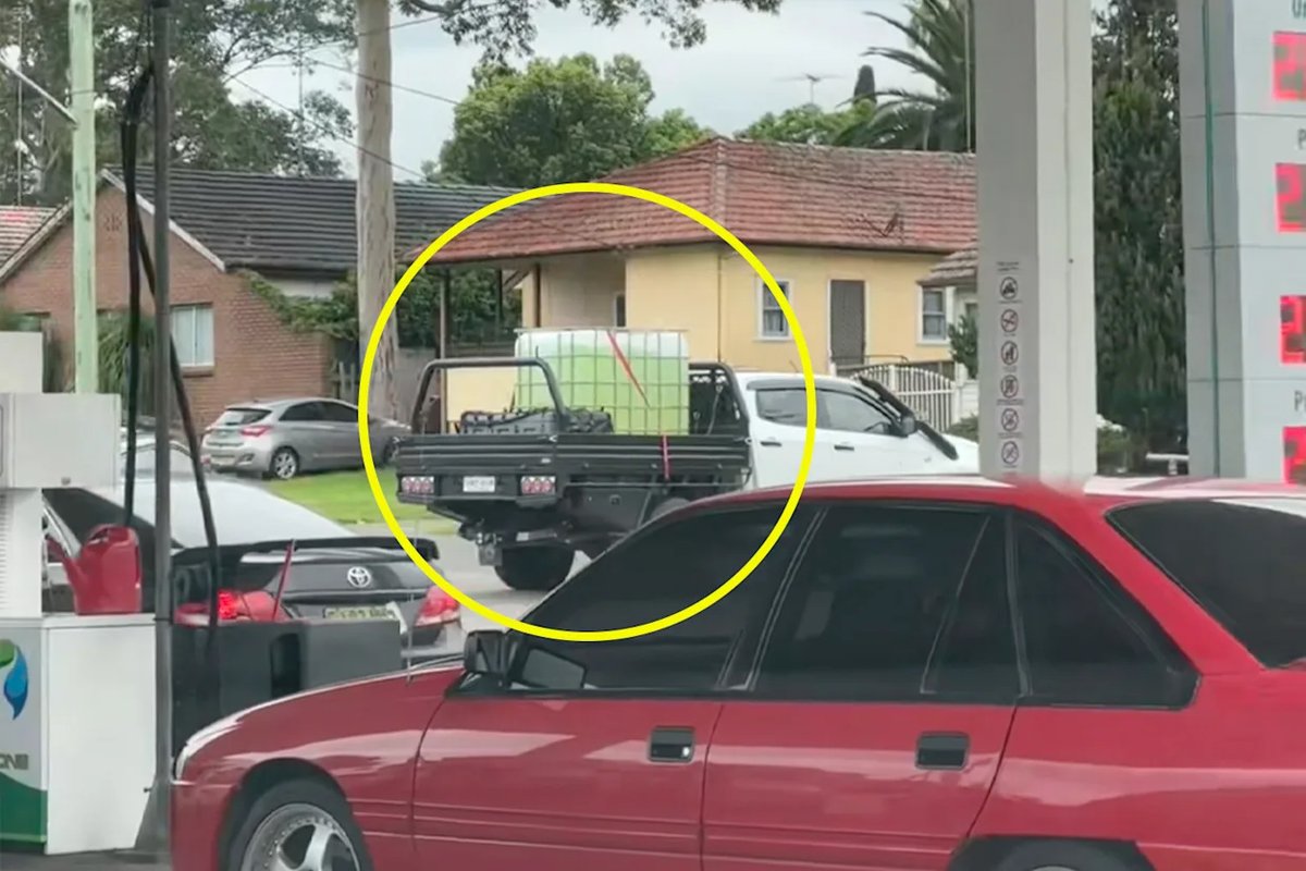 Simon Medhurst 💉🌸🌸🌸🌸 tweet media