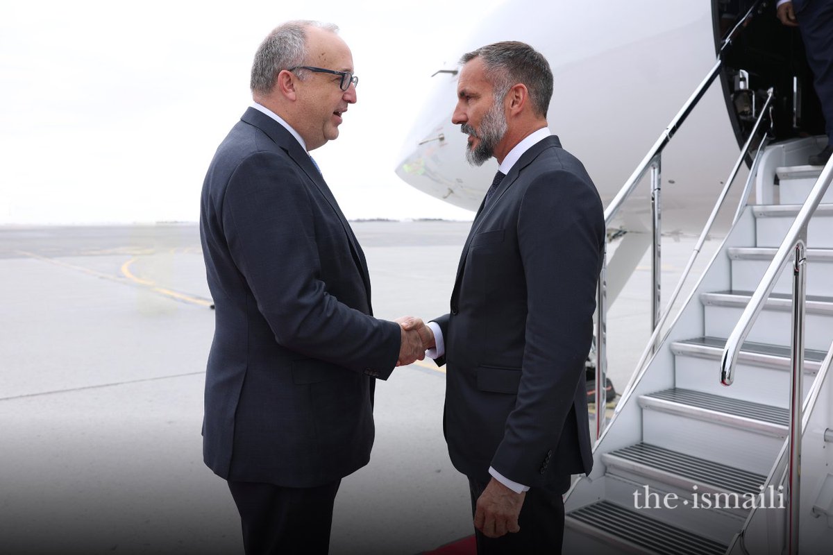 TheIsmaili's tweet photo. This afternoon, Mawlana Hazar Imam arrived in the Canadian capital for a seven-day visit during which he will spend time with his Jamats across Eastern Canada.

Read more: https://t.co/IqyFAKKYpS

Photo credits: Akbar Hakim https://t.co/SDmITBgNpZ