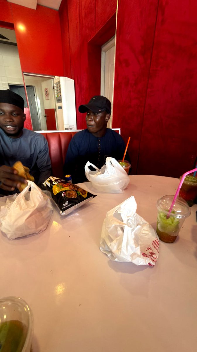 bayonle_1's tweet image. Went out with friends today and… yeah, productivity took a small vacation 😅

Laughed, ate, and forgot I had a design to finish.

Consistency is key, but so is living a little.

We go again tomorrow  stronger, and back on track 

#UIUXJourney #DayBreak #Balance #MedTechDesigner