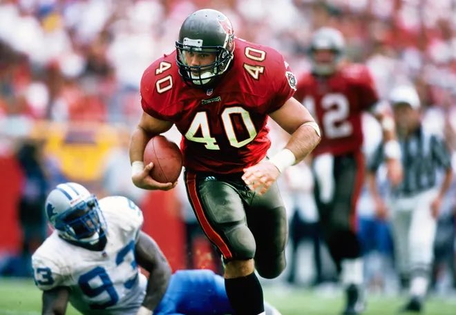 Unrelated1022's tweet photo. With the help of our featured fullback of the week, Mike Alstott, the newest episode is out now, including the time back when Andy………….

And remember #fullbacksarepeopletoo 

Apple: https://t.co/pDmA5SSuDw

Spotify: https://t.co/AL27FHa6Wi

YouTube: https://t.co/lSJ6DTpiFL https://t.co/QzzI7usAQP