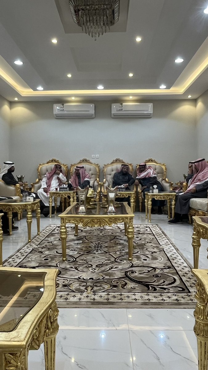 jj_6161's tweet photo. تشرفنا هذه الليلة باستقبال 
الشيخ/ نواف مطني بن بدر ومرافقيه الكرام، 
وكان في استقبالهم والدي في منزله، 
حيث سعدنا بهذه الزيارة الكريمة، سائلين 
الله أن يديم أواصر الود والتواصل. https://t.co/XqafVnMXuB