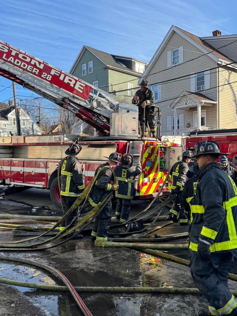 Boston Fire Dept. tweet media