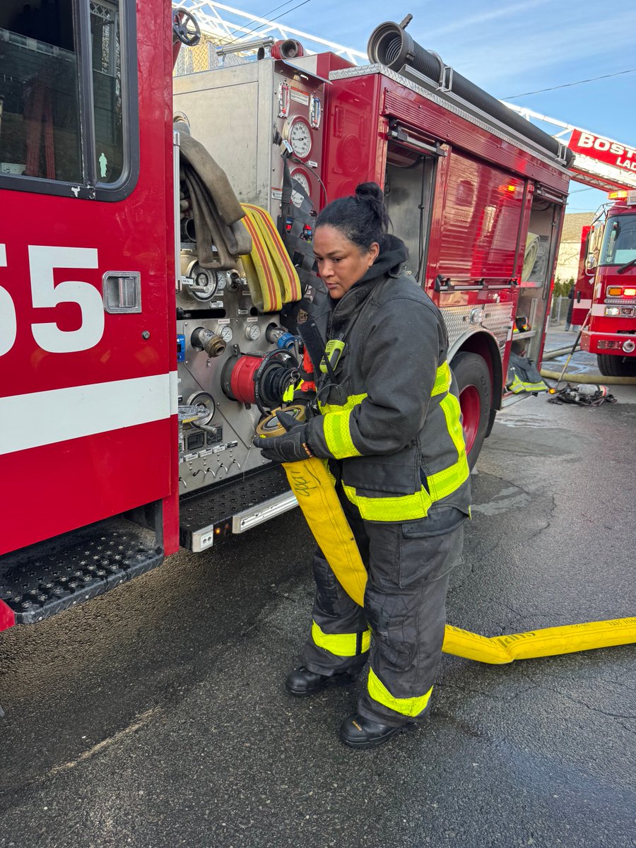 Boston Fire Dept. tweet media