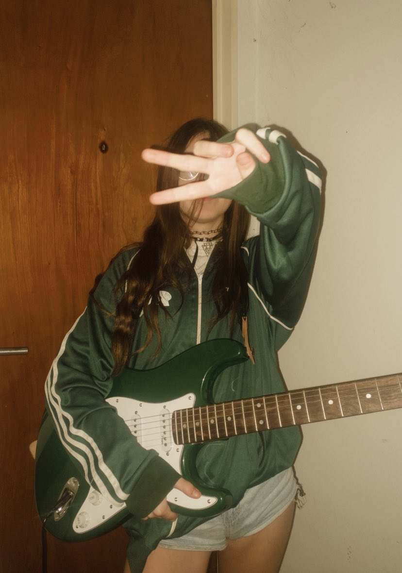 julia piojosa ⋆ über puber tweet media