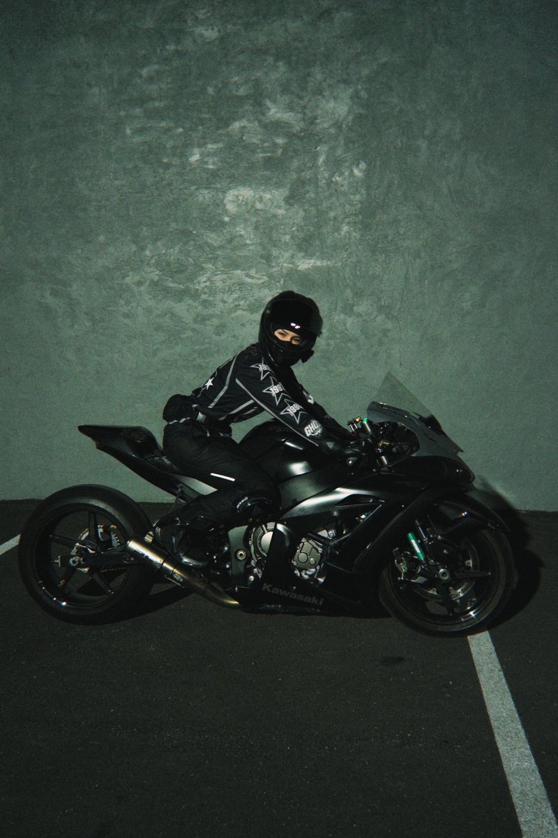 Did I mention I’m a biker girl? 🖤🥷