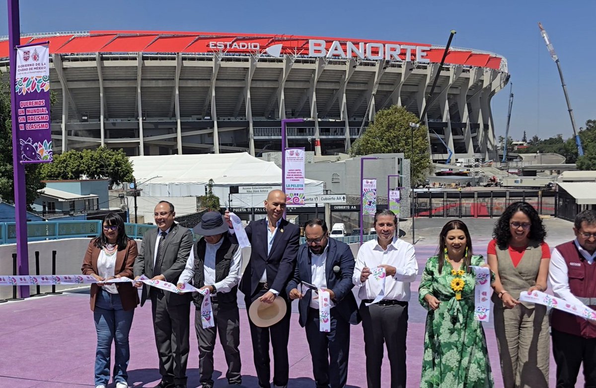 VillanuevaVa_'s tweet photo. Hoy acompañé a la jefa de Gobierno de la CDMX, @ClaraBrugadaM a inaugurar 10 de las 40 obras que están en desarrollo en zonas aledañas al Estadio Banorte, para las que se destinó un presunto de más de 200 millones de pesos, mismo que fue aprobado desde el Congreso.
#Coyoacán https://t.co/hQioxHQmBS