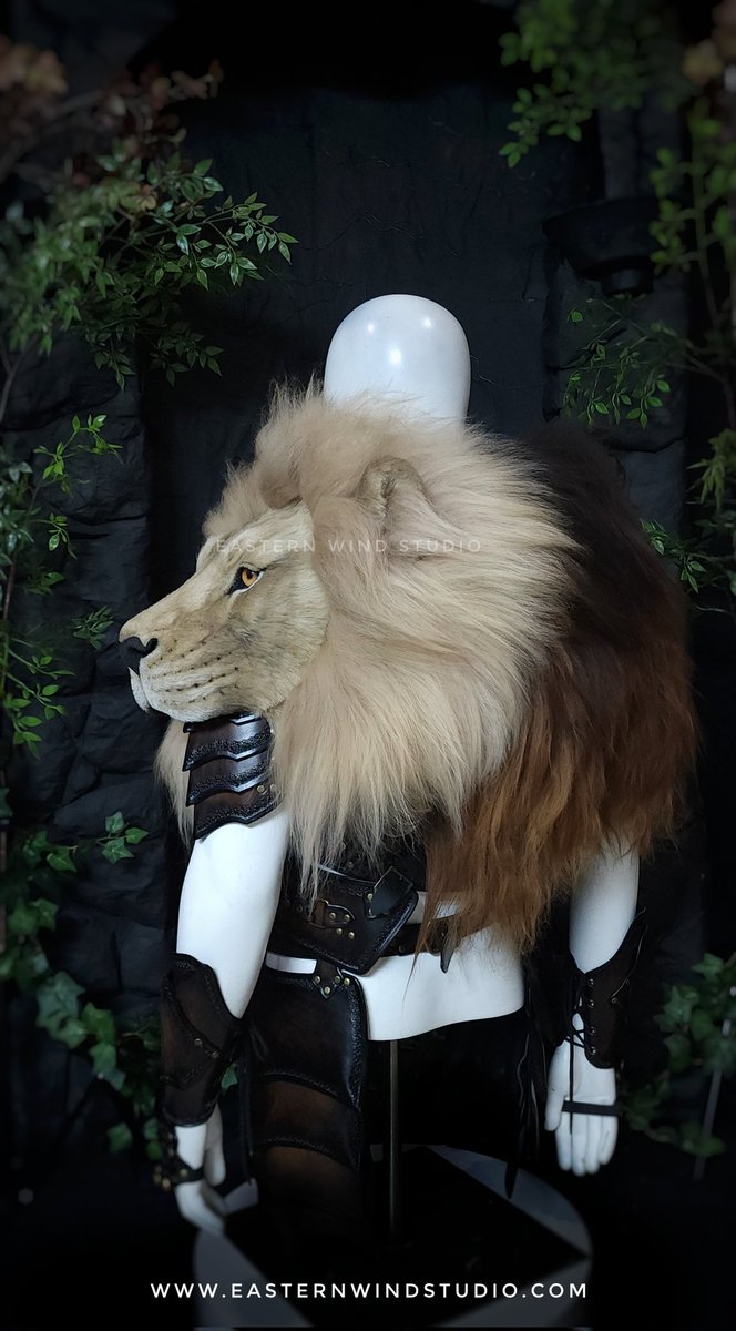 EasternWind_STU's tweet photo. IN STOCK - Archangel lion mantle (high contrast blond and black dual tone mane)
.
Remember to be fierce but compassionate 💪👑
.
Inquiries and orders via https://t.co/W4vYM6fJaN 🌱
Leather armor by Soeurs D'Armes ⚔️ https://t.co/7Q2OQDUATj