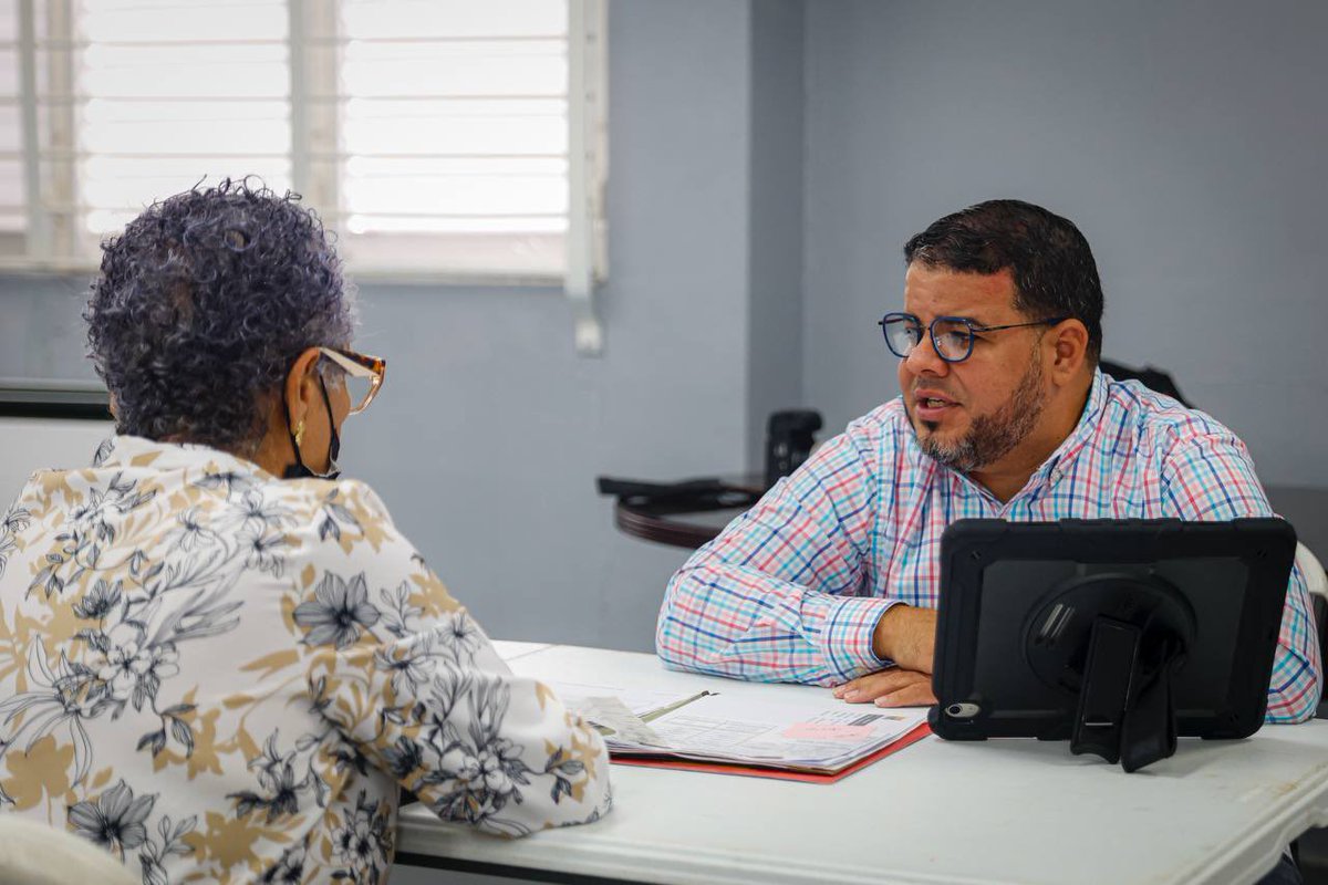 CRIMPR1's tweet photo. Hoy en #Maunabo acercamos servicios y orientación a contribuyentes, aclarando dudas sobre sus propiedades y brindando apoyo para facilitar cada gestión.

Seguimos en la calle, por un servicio más accesible y eficiente. https://t.co/QlJFPZnAKz