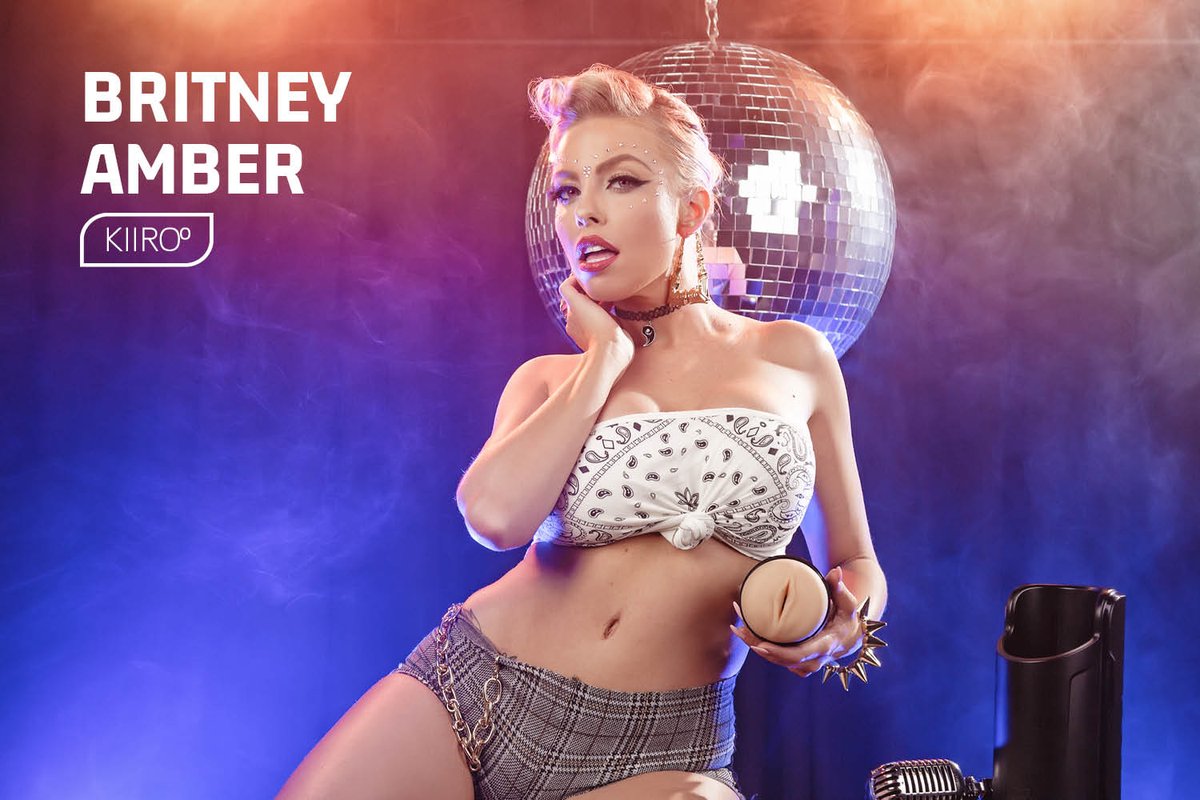 Britney Amber tweet media