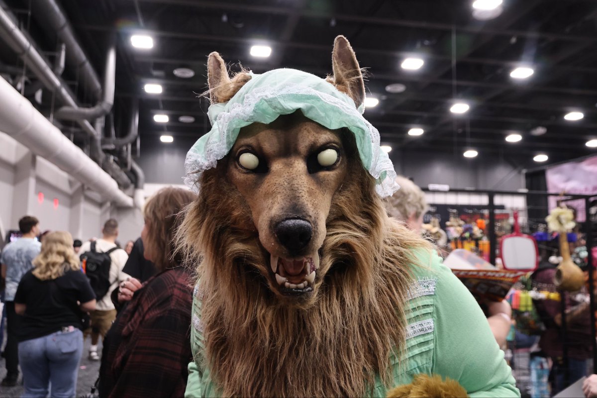 realtoxiehusky's tweet photo. @TroublesumKitty #horrorhound #horrorhoundweekend #horrorconvention #horror #horrorhoundcincinnati https://t.co/aNjvyklJmd