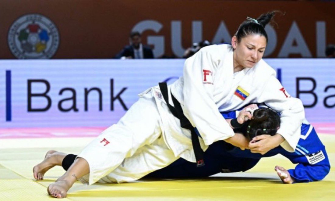 #25Mar Qué sigan las victorias! 
Que no paren! 🙏🏻🇻🇪
Venezolana Karen León conquista medalla de oro en la Copa Centroamericana y del Caribe de Judo 🥋