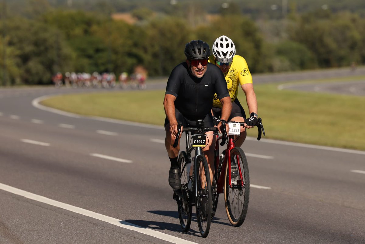 diegohak's tweet photo. 🏁🚴‍♂️ Haber participado de #LÉtapeArgentina by Tour de France, vivir su llegada a nuestro país, y especialmente a Córdoba, fue algo único.

Nada de esto hubiera sido posible sin el apoyo constante de mi familia y mis amigos, que estuvieron acompañando en cada kilómetro. 🙌 https://t.co/ZPfnryflcg