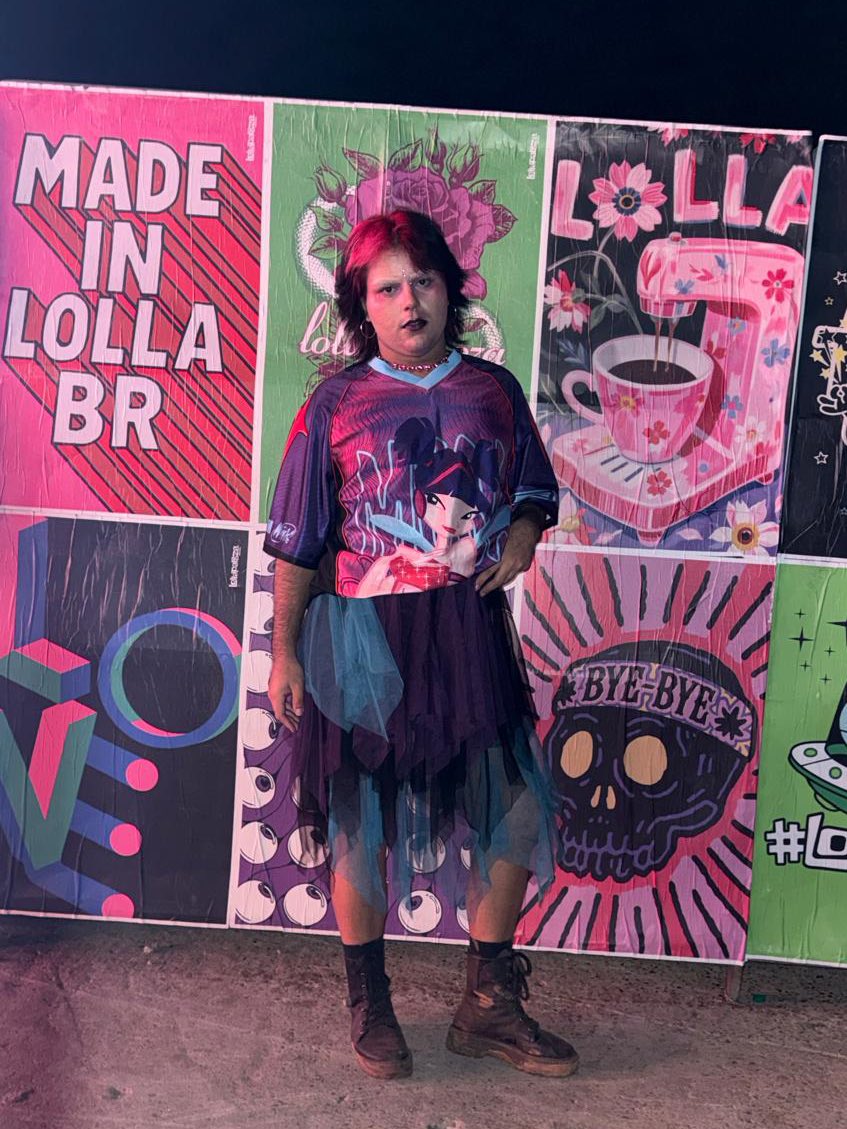 alexaleoa's tweet photo. meus looks do lolla 💕 https://t.co/KU2wM2wXQV