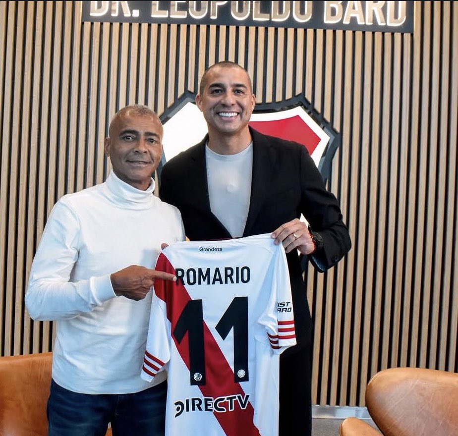 𝙈𝘼𝙓𝙄 tweet media