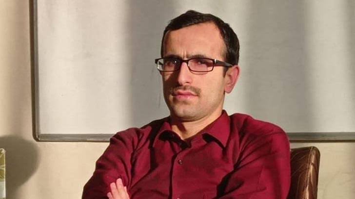 akicitv's tweet photo. Bursa’da bayılan arkadaşının ardından yarım kalan temizlik için kazana girince zehirlenip öldü. https://t.co/upLb5O6H5Q