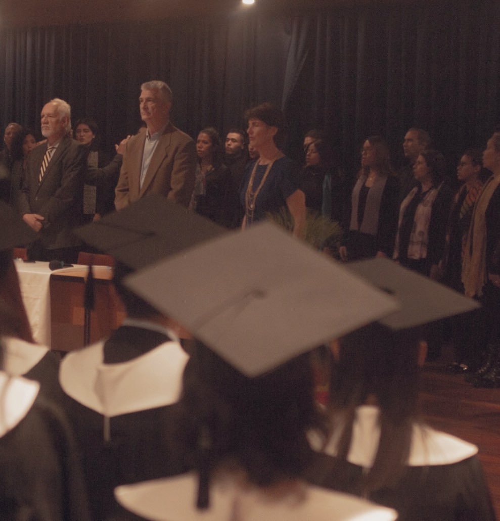 ENCVenezuela's tweet photo. #Cine Cerramos un ciclo de 3 años que, más que una carrera académica, ha sido una verdadera película d suspenso, llena de giros fascinantes y una trama que superó cualquier ficción. Promoción XII (2026) de la Escuela Nacional de Cine: corte y queda…y nos vemos de nuevo en el set https://t.co/cFwVs9hIJ9