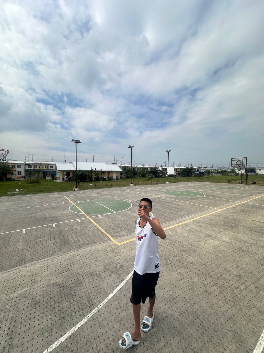 slamboyy666 tweet media