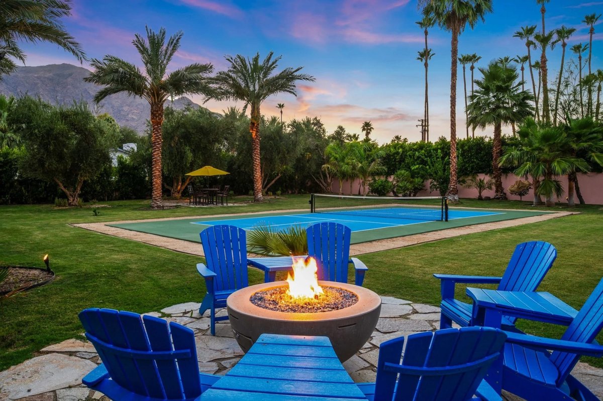 Modernism Week tweet media