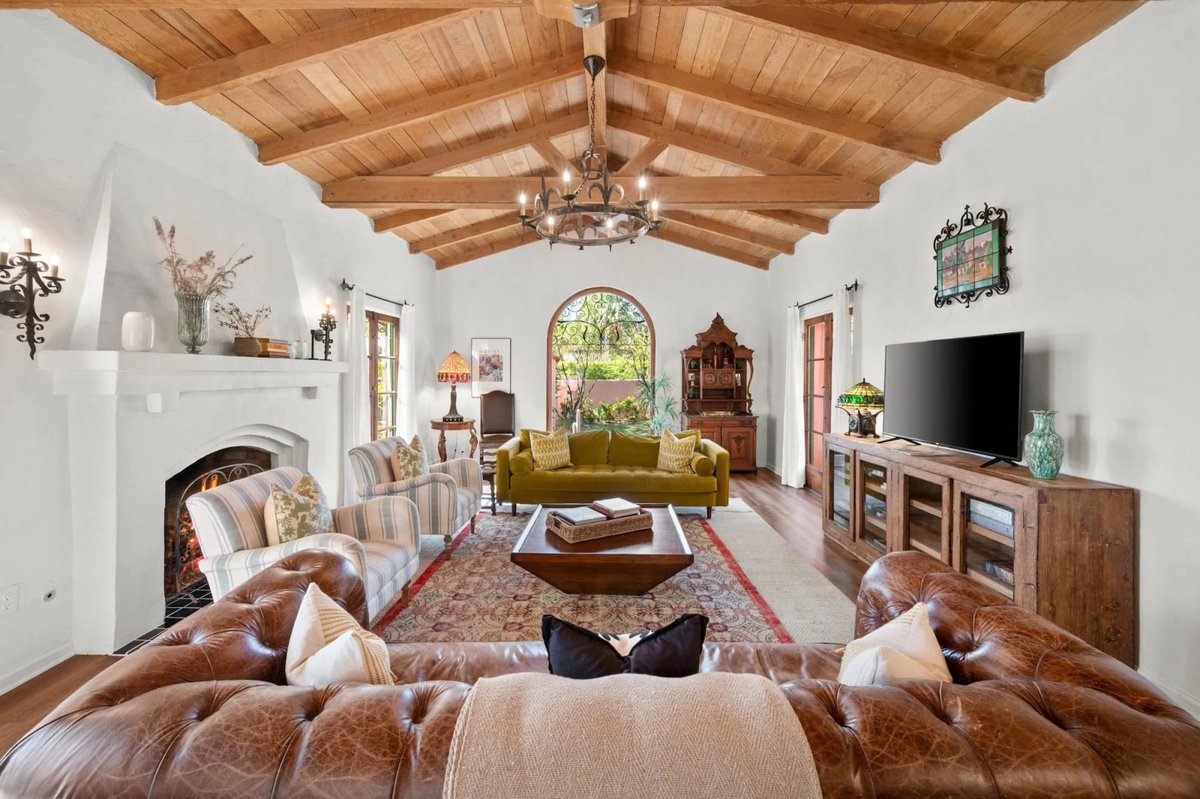 Modernism Week tweet media