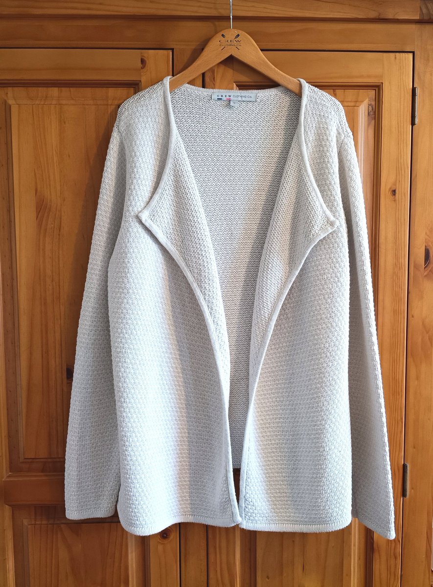 kernowclaire1's tweet image. A lovely cardigan in cream by Crew Clothing. Brand new, size 16 (more like 18) and 100% cotton.  Now for sale.
#forsale #crewclothingcardigan   vinted.co.uk/items/84858079…
