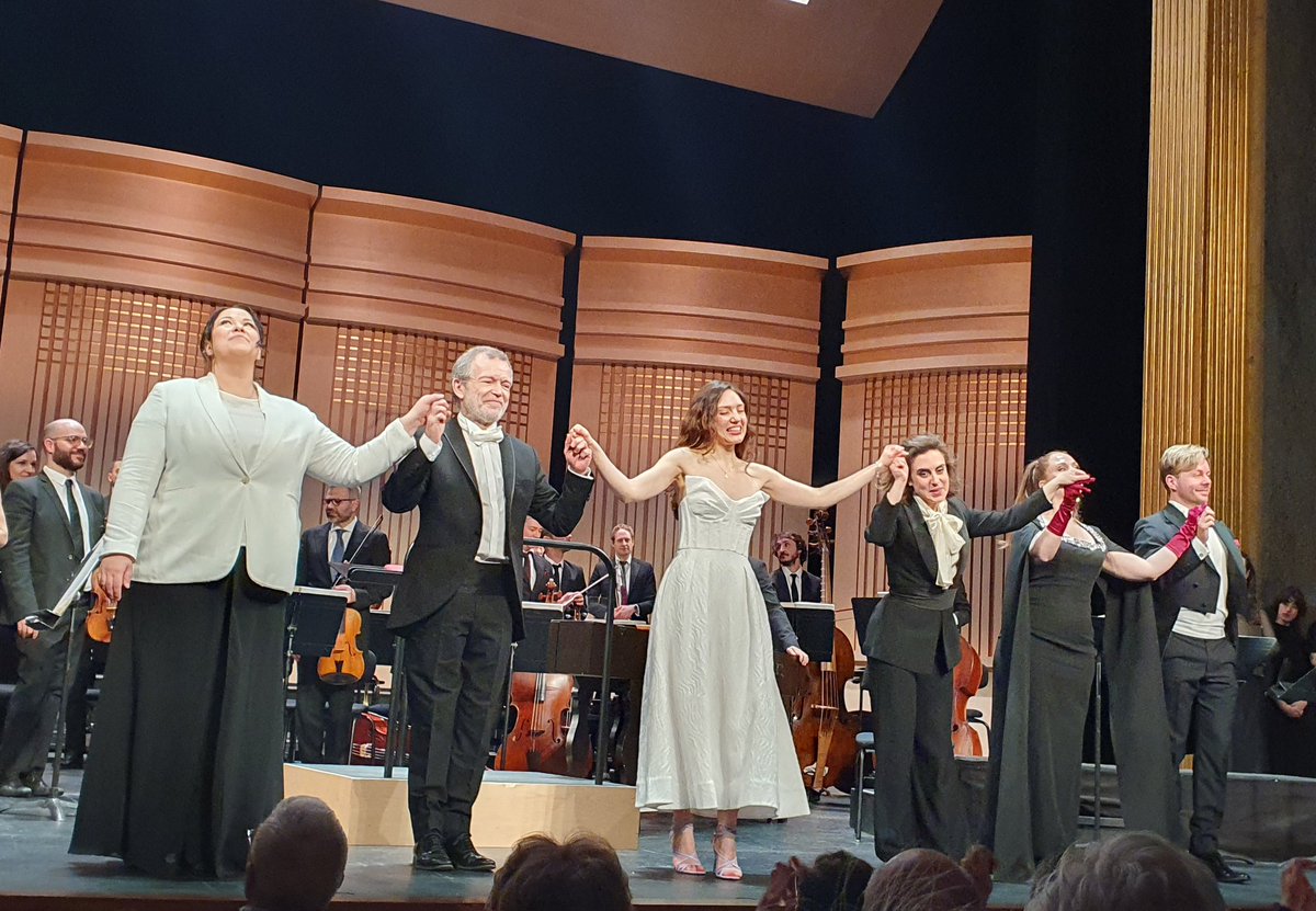 j_boso's tweet photo. Le rarement donné #AscanioinAlba #Mozart au #TCE ce soir. Très belle distribution @melissapetit15 #AlisaKolosova @elkhashem @alasdair_kent  #EleonoraBellocci @talenslyriques #JeuneChoeurdeParis  dirigés par #ChristopheRousset Grand bravo à tous ! https://t.co/cYTUbtHeE1