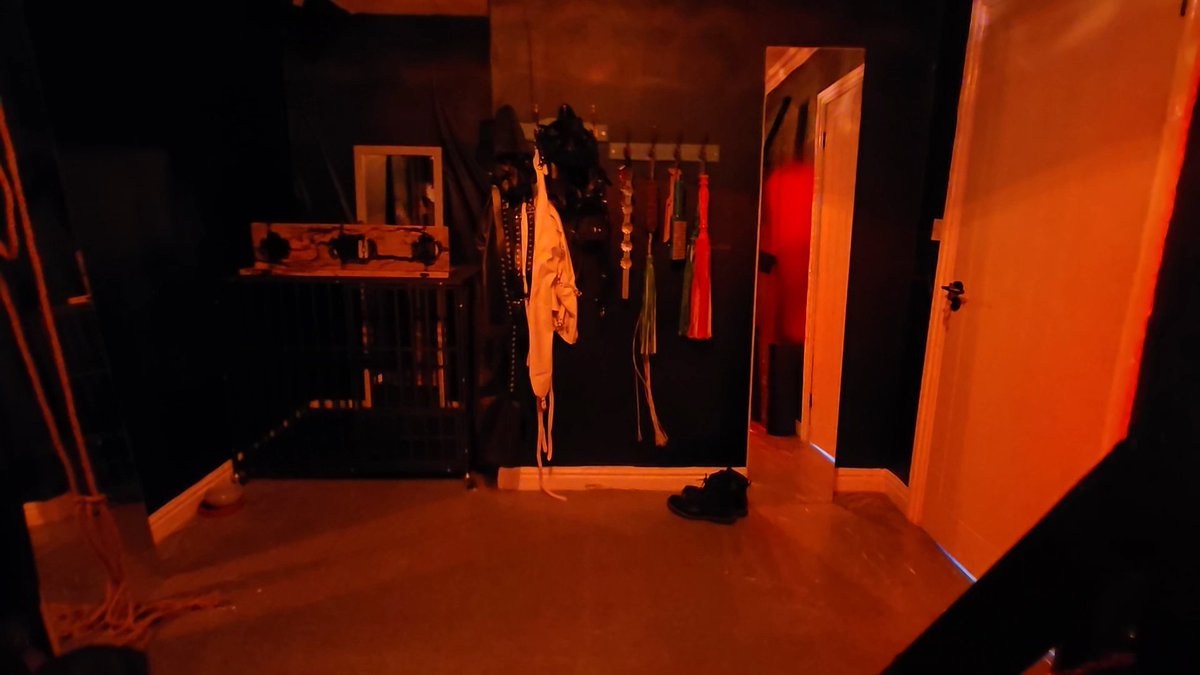 masterofsinsx's tweet photo. The new Dungeon is ready.
Who s gonna be the lucky one ....
#swansea 
#wales 
#dungeon 
#master https://t.co/EzyfLqeHbn