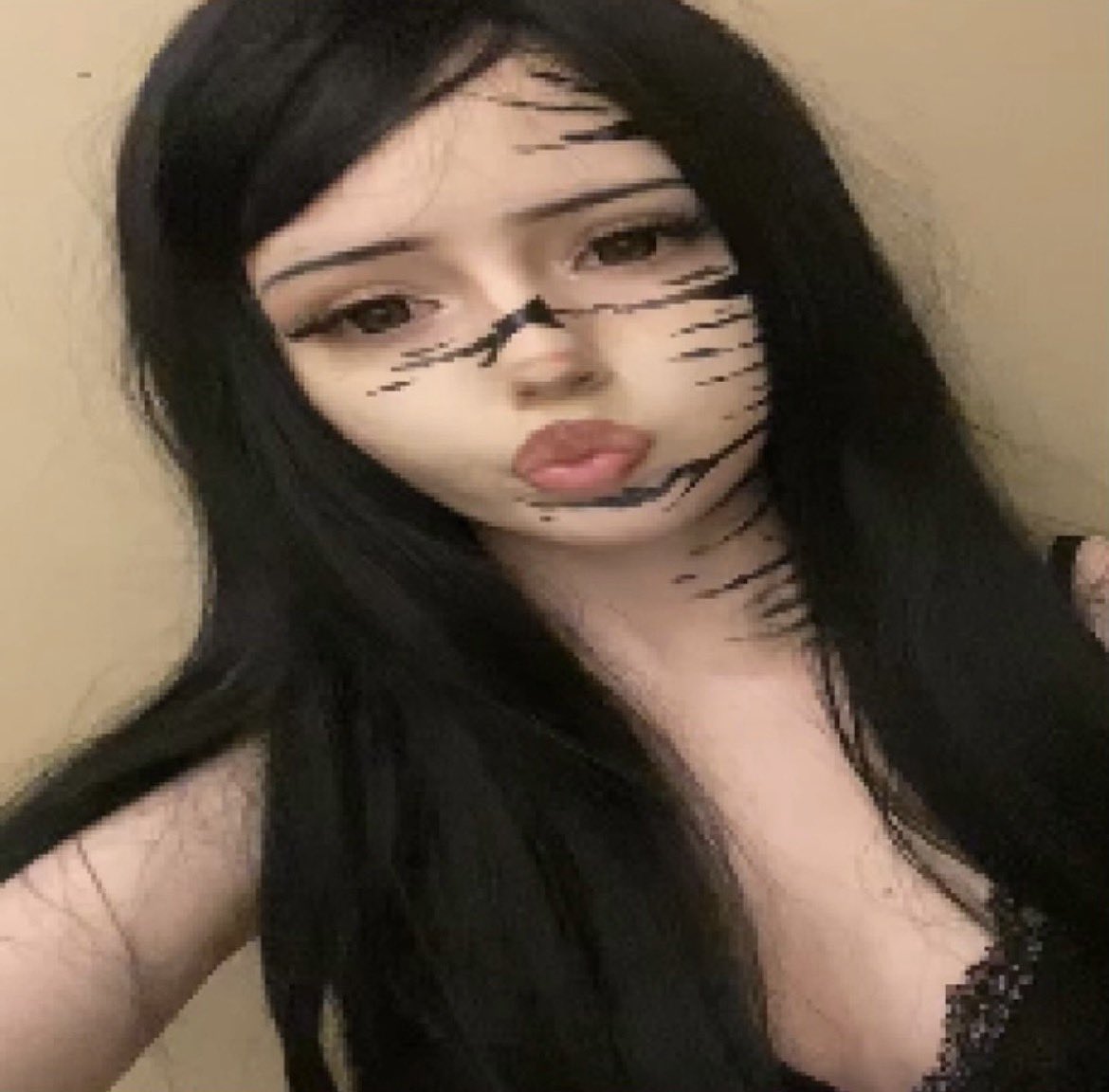 commitingss's tweet photo. Look me in my hunter eyes wait am i cool neow

#esex #egirl #comgirl https://t.co/grha8sC63j