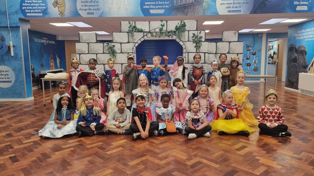 Leechapelsch's tweet image. Year 1 had the most magical time at their Royal Banquet. There was lots of yummy food and dancing. A truly wonderful way to end our ‘Magical Kingdom’ Topic. 👑🧁 #learningisfun #weareleechapel
