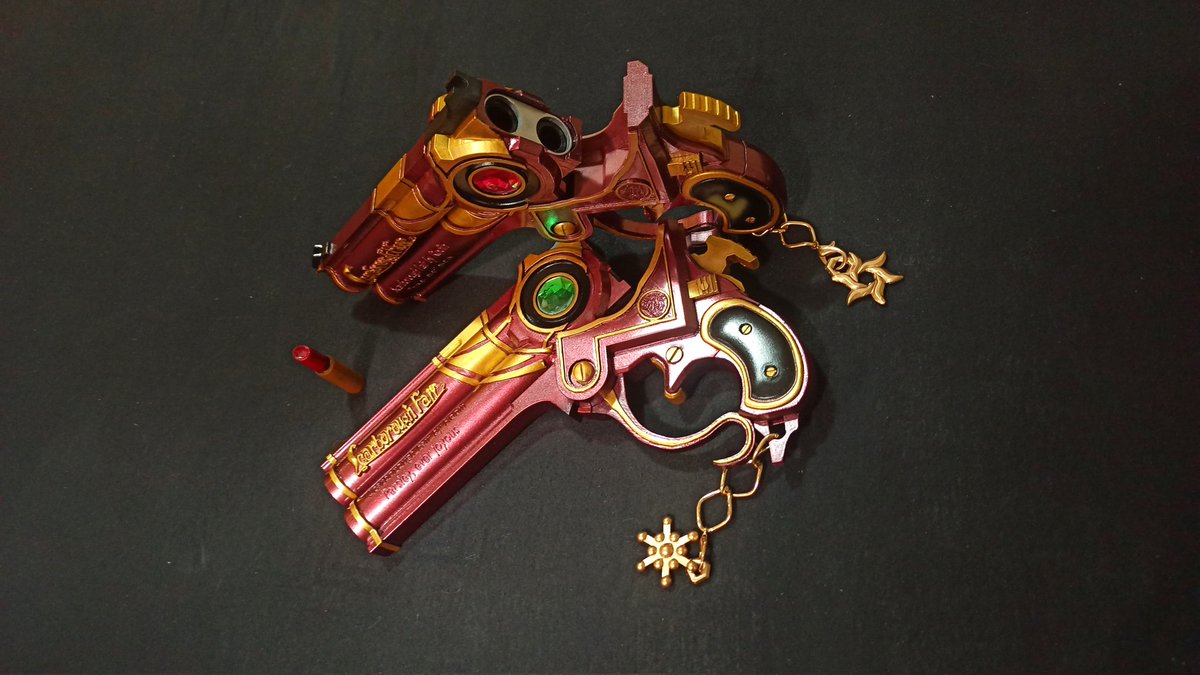 Shirou8D's tweet photo. Terminei a réplica das 4 armas da Bayonetta (Scarborough Fair) https://t.co/QHRsHgW1Ru