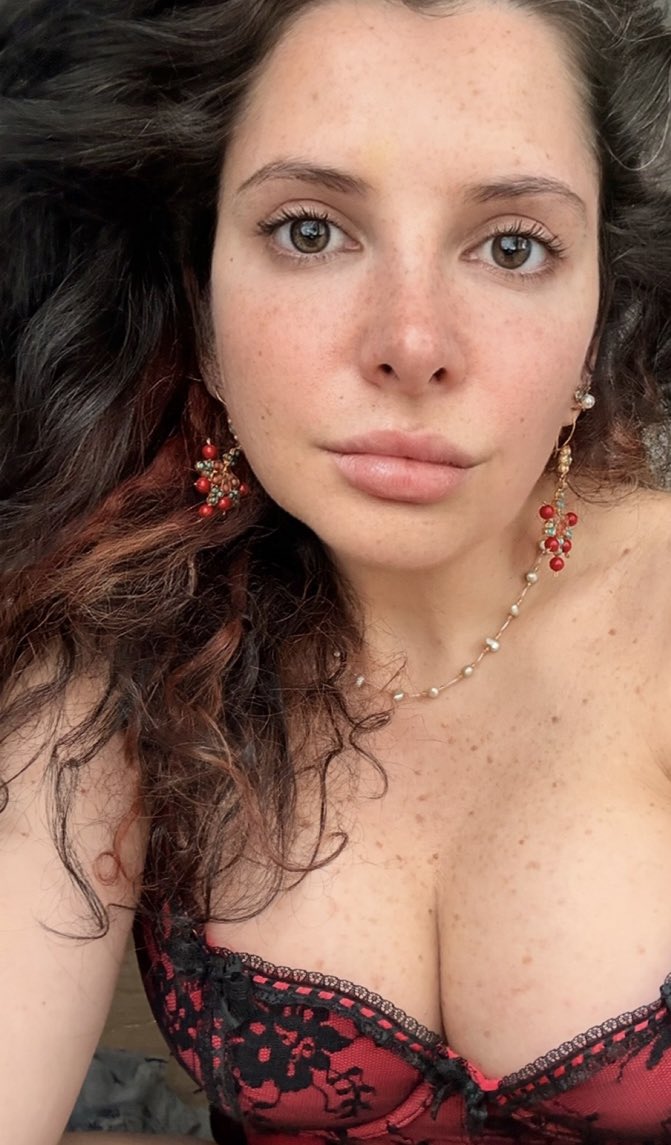 Manana Samuseva📍NYC 🔜 fois.fyi tweet media