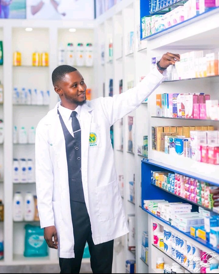 Uhas_Gpsa's tweet photo. Honored to serve, heal, and make a difference one prescription at a time." https://t.co/5PQ3kGwg1y