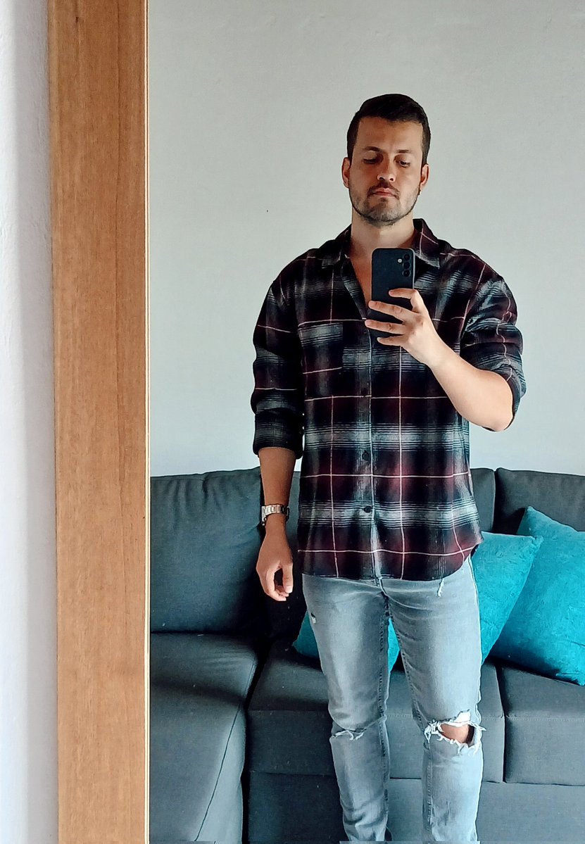 Sebastian tweet media