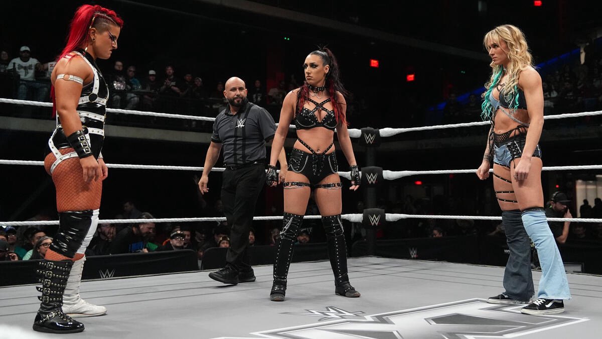 One woman army. ᛪ NOT @ZariaWWE_. tweet media