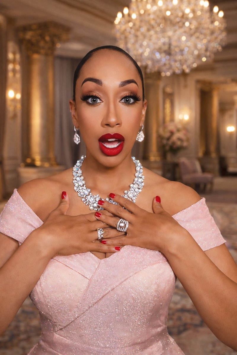 “Amore” just dropped. And yes… it’s exactly what you think it is 🎧🔥 #QueenOfOpera #Amore
open.spotify.com/search/Queen%2…