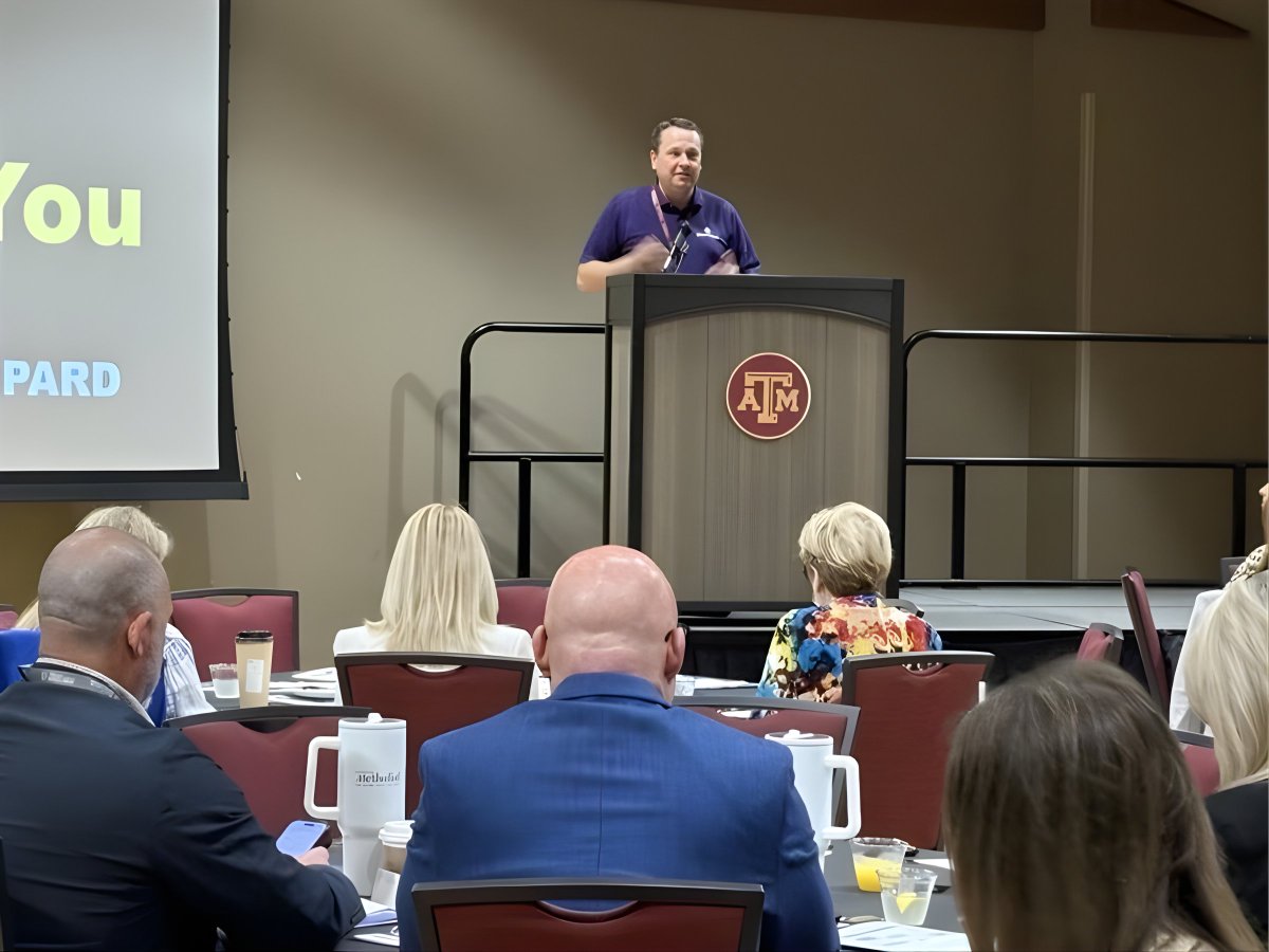 GrowthZone tweet media