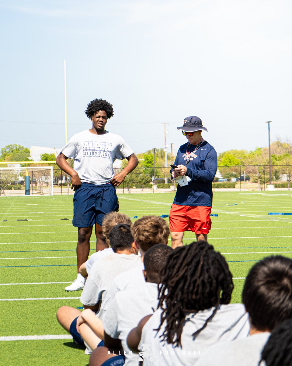 🦅2026 VARSITY LOCKER ROOM COMPETITION🦅

JADEN DAVIS | LB | CO ’29
HOVA WILLFORD | LB | CO ‘27

WHO WILL EARN THE RIGHT TO ENTER THE 2026 VARSITY LOCKER ROOM⁉️😤

📸 <a href="/BredanMedia/">Brendan Muina</a> <a href="/evanimhof/">Evan Imhof</a> 

#BTB | #RecruitTheA | <a href="/usnikefootball/">Nike Football</a>