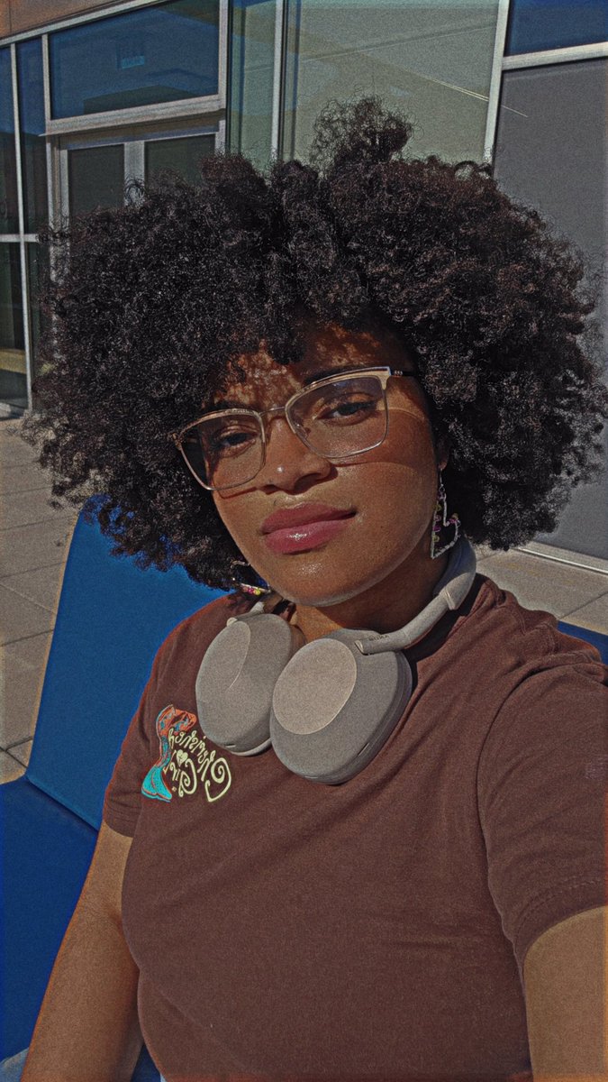 Neave 🪶 tweet media