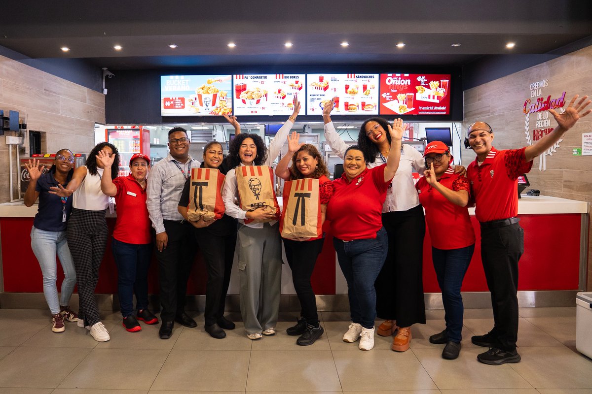 irmaehernandezb's tweet photo. Agradecemos a KFC por sumarse al Comedor Municipal. ❤️‍🔥 Hoy recibimos la donación de 150 piezas de pollo destinadas al Comedor Municipal La Esperanza en Samaria. Expresaron su compromiso de continuar realizando este tipo de donaciones para seguir apoyando a la comunidad. https://t.co/B2yk8L9wSl