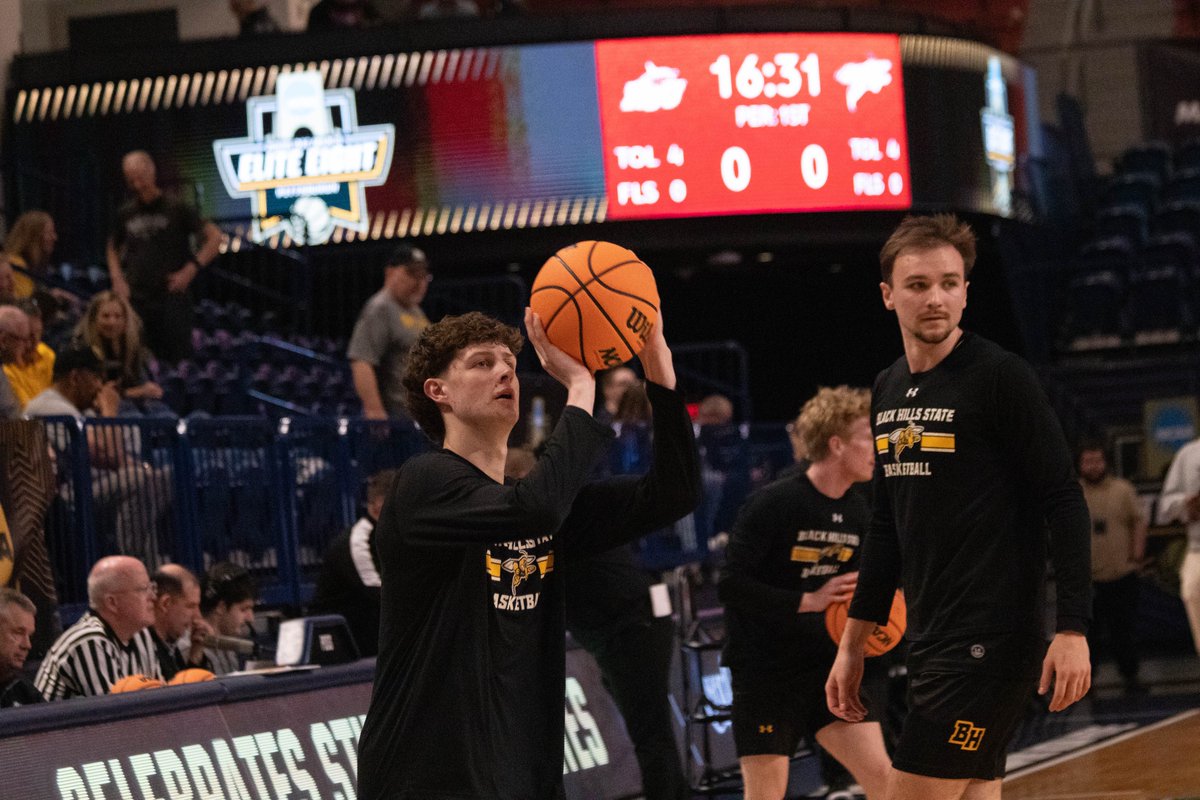 BHSUMBB's tweet image. Who's ready for some Elite Eight basketball?!

#ClimbTheHills