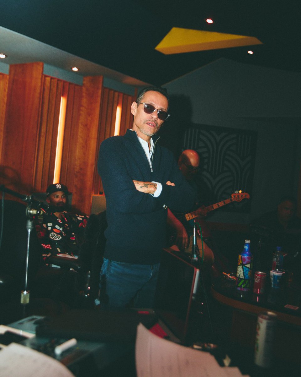 Marc Anthony tweet media
