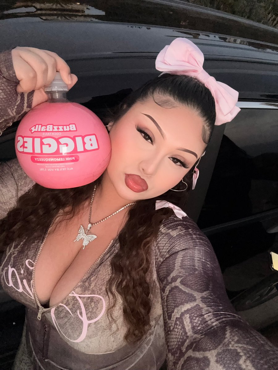 kianasecretroom's tweet photo. Doing 20 dollar content hit me up first 5 get an extra video🫣 https://t.co/65iTJ6UeQA