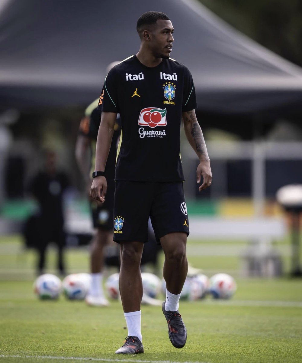 Gio Rayan 3️⃣7️⃣ 🇧🇷 tweet media