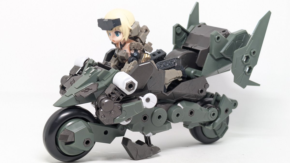 キカイナンダー tweet media